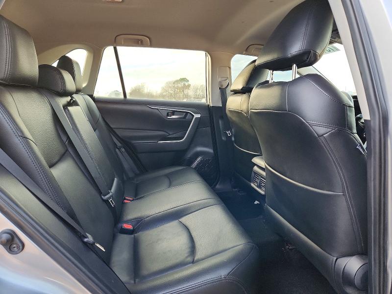 Photo 11 from auction – 2020 TOYOTA RAV4 XLE with VIN 2T3W1RFV4LC073047