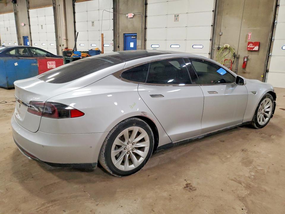 Photo 3 from auction – 2015 TESLA MODEL S with VIN 5YJSA1E27FF115128