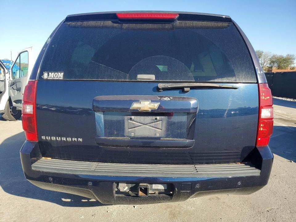 Photo 6 from auction – 2008 CHEVROLET SUBURBAN C with VIN 3GNFC16J28G147152