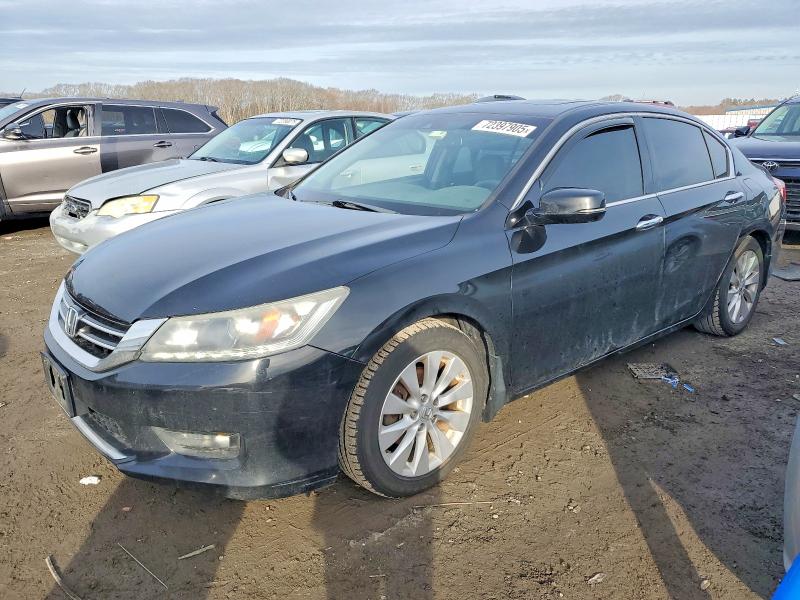 HONDA ACCORD EXL 2015 with VIN 1HGCR3F83FA032091 - Photo from auction