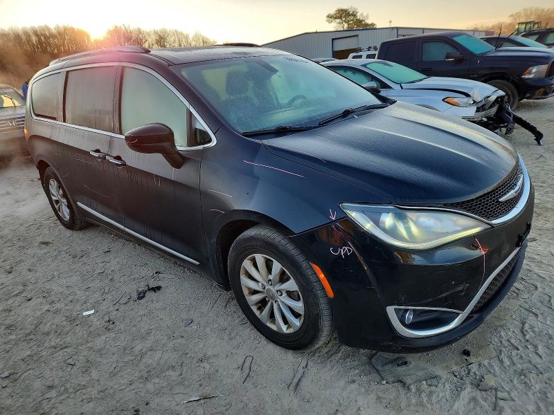 Photo 4 from auction – 2019 CHRYSLER PACIFICA T with VIN 2C4RC1BG2KR650133