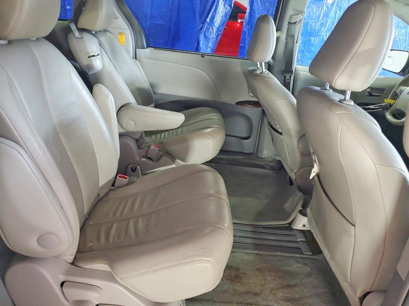 Photo 11 from auction – 2014 TOYOTA SIENNA XLE with VIN 5TDYK3DC6ES521764