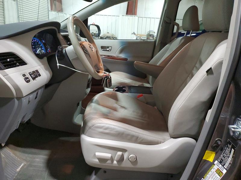 Photo 7 from auction – 2012 TOYOTA SIENNA XLE with VIN 5TDYK3DC4CS260227