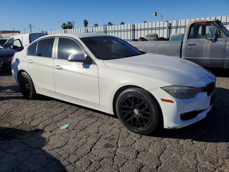 Photo 4 from auction – 2015 BMW 328 with VIN WBA3C1C53FP854012