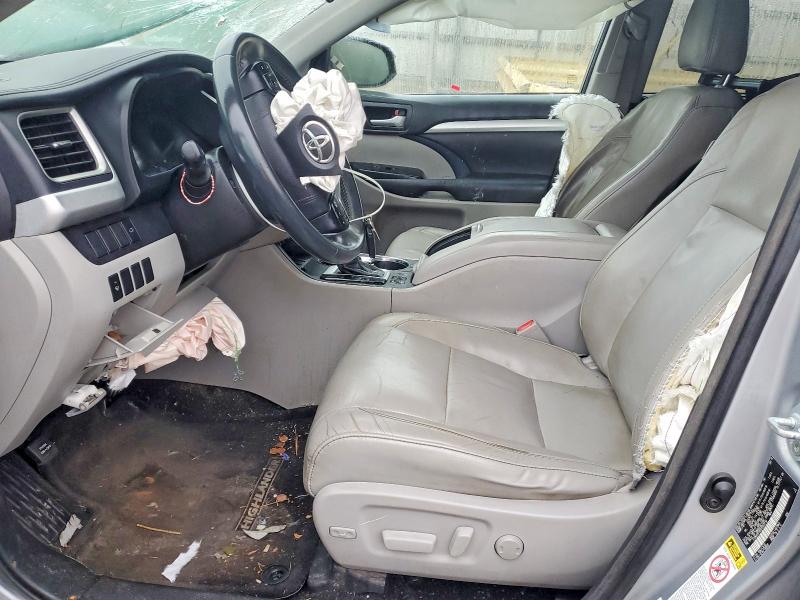 Photo 7 from auction – 2016 TOYOTA HIGHLANDER with VIN 5TDKKRFH5GS502210