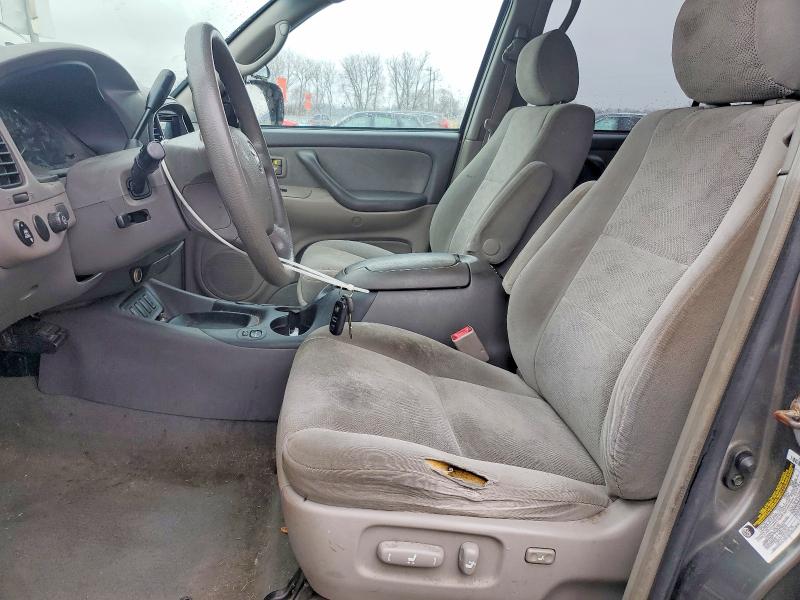 Photo 7 from auction – 2005 TOYOTA SEQUOIA SR with VIN 5TDBT44A25S240116