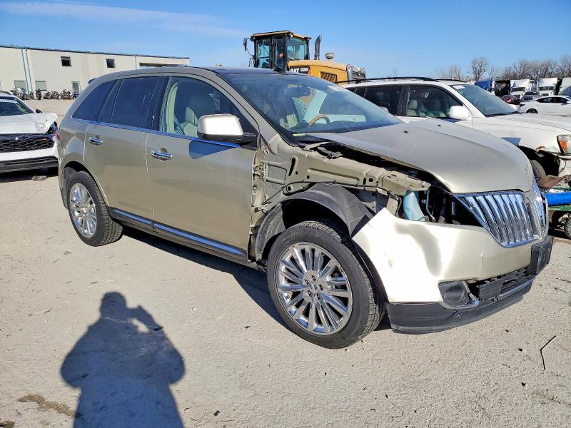 Photo 4 from auction – 2011 LINCOLN MKX with VIN 2LMDJ8JK4BBJ17059