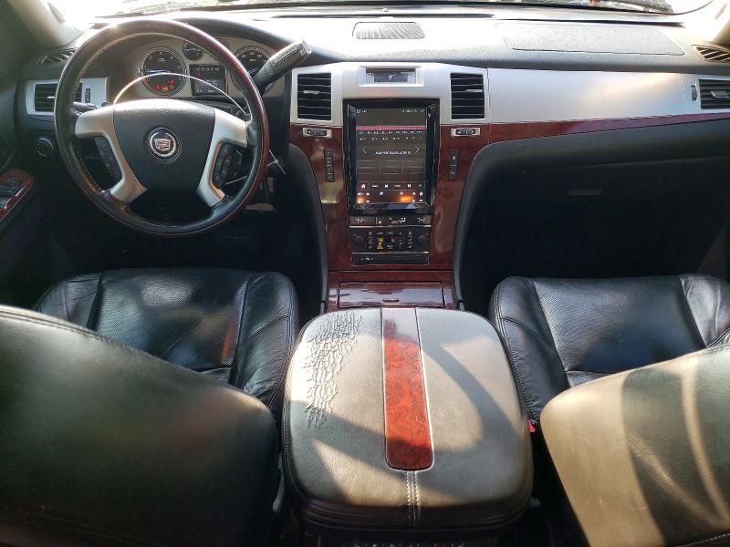 Photo 8 from auction – 2010 CADILLAC ESCALADE L with VIN 1GYUKBEF8AR100486