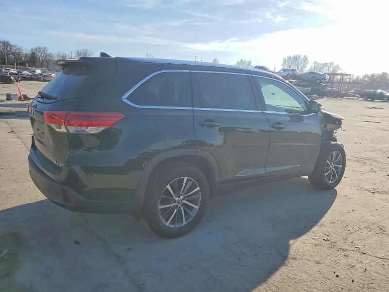 Photo 3 from auction – 2019 TOYOTA HIGHLANDER with VIN 5TDJZRFH0KS615109