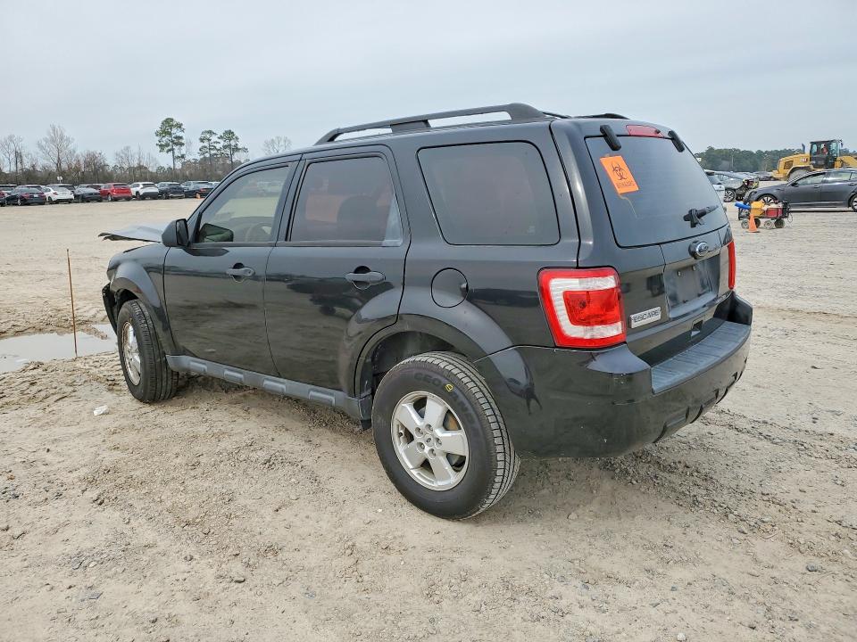 Photo 2 from auction – 2011 FORD ESCAPE with VIN 1FMCU0C78BKA07209
