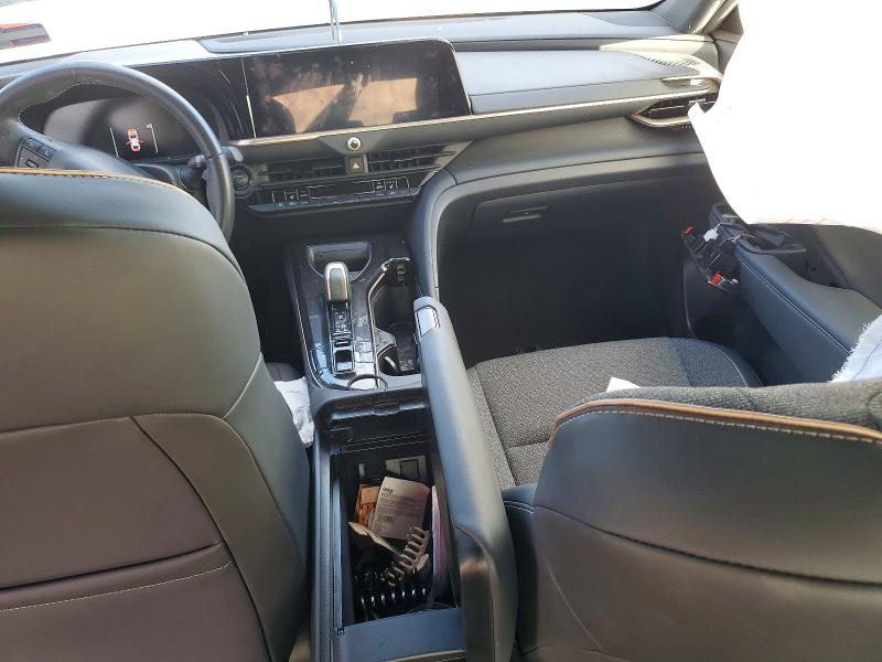 Photo 8 from auction – 2024 TOYOTA CROWN XLE with VIN JTDAAAAF0R3018861