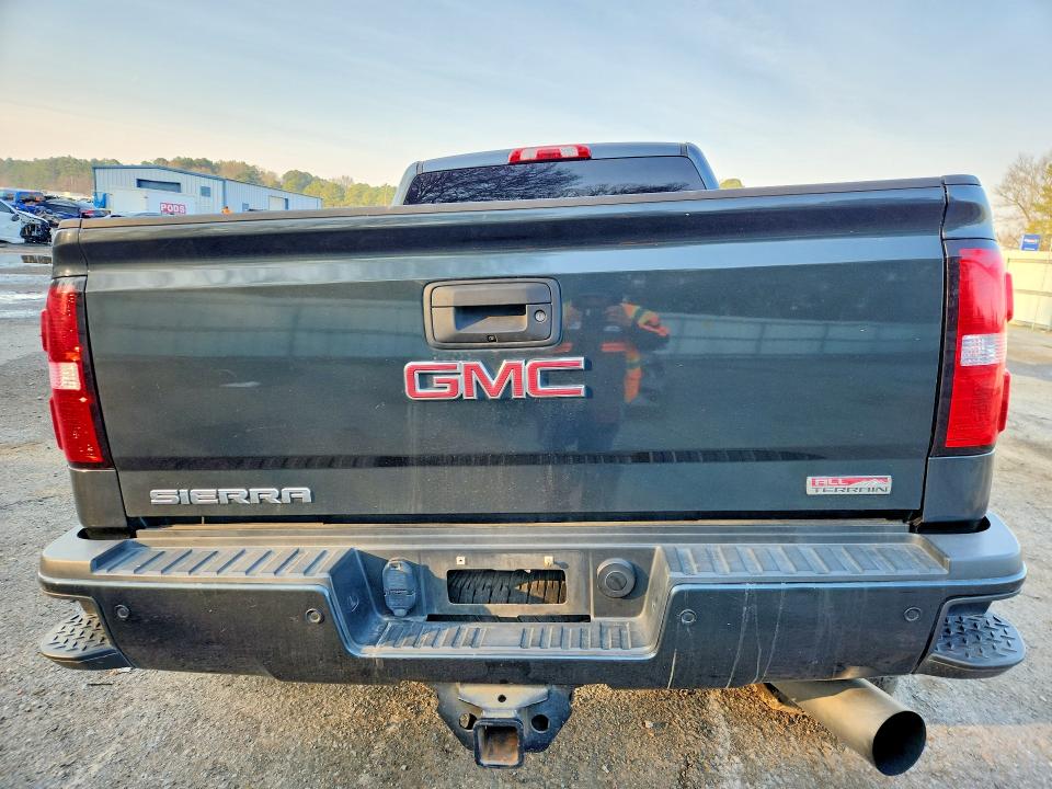 Zdjęcie 6 z aukcji – 2018 GMC SIERRA z VIN 1GT12TEY2JF250563