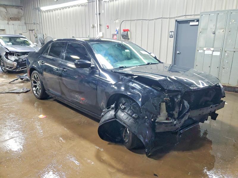 Photo 4 from auction – 2018 CHRYSLER 300 TOURIN with VIN 2C3CCAAG4JH308649