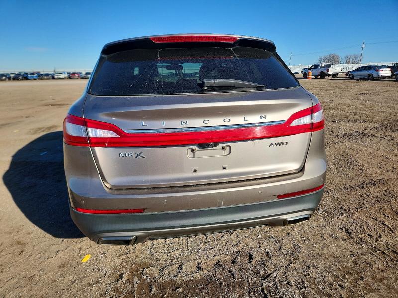 Photo 6 from auction – 2018 LINCOLN MKX RESERV with VIN 2LMPJ8LR8JBL43112
