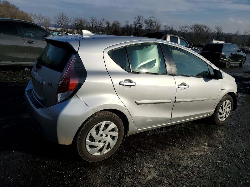 Photo 3 from auction – 2015 TOYOTA PRIUS C with VIN JTDKDTB39F1099202