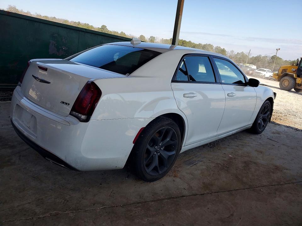 Photo 3 from auction – 2022 CHRYSLER 300 with VIN 2C3CCAAG4NH236745
