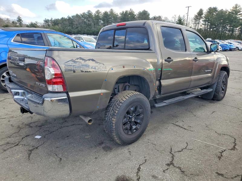 Photo 3 from auction – 2013 TOYOTA TACOMA DOU with VIN 3TMLU4EN2DM125758