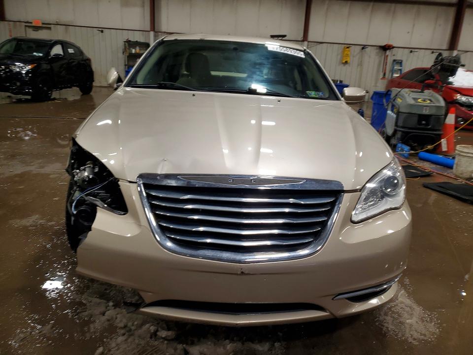Photo 5 from auction – 2013 CHRYSLER 200 TOURIN with VIN 1C3CCBBB7DN683844