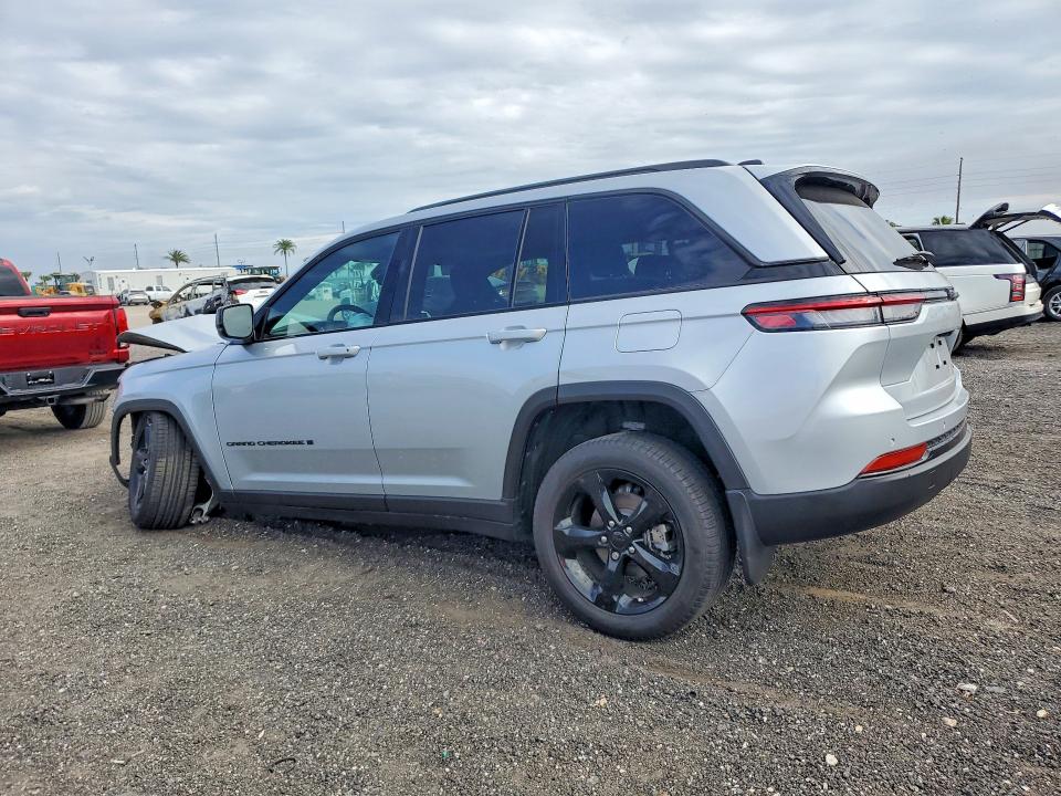 Photo 2 from auction – 2024 JEEP GRAND CHEROKEE with VIN 1C4RJGBG2RC158245