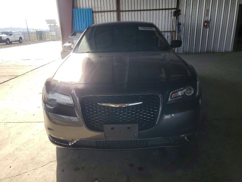 Photo 5 from auction – 2018 CHRYSLER 300 S with VIN 2C3CCAGG5JH267309