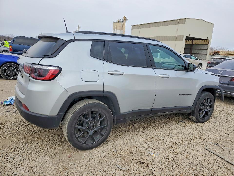 Photo 3 from auction – 2025 JEEP COMPASS with VIN 3C4NJDBN2ST503327