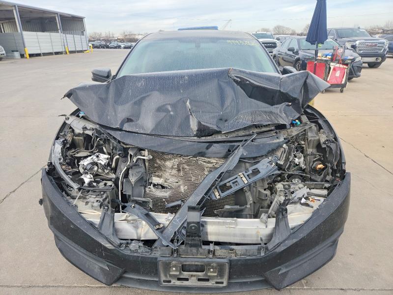 Foto 5 de la subasta – 2017 HONDA CIVIC EX con VIN 19XFC2F78HE029119