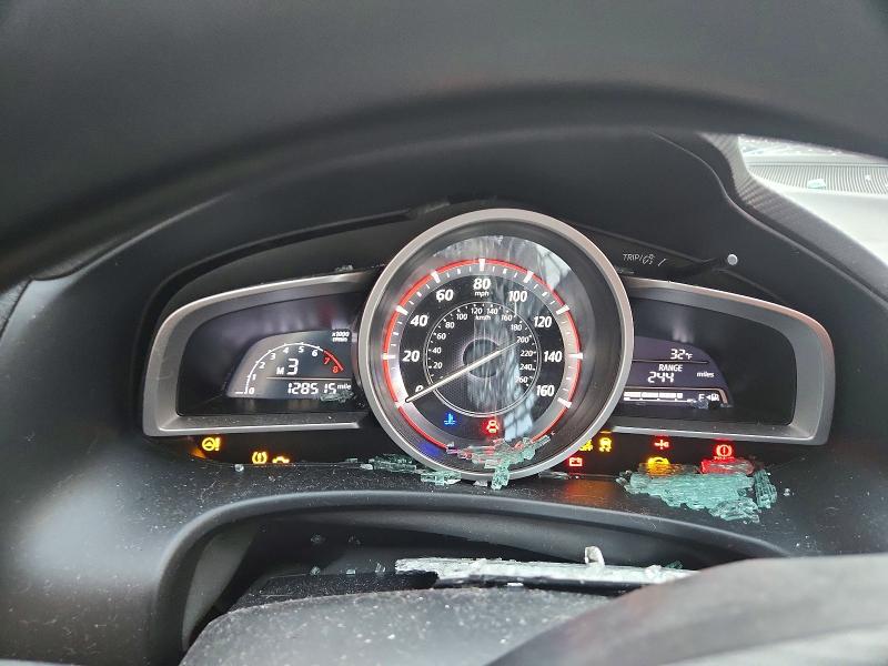 Photo 9 from auction – 2014 MAZDA 3 SPORT with VIN JM1BM1U71E1214734