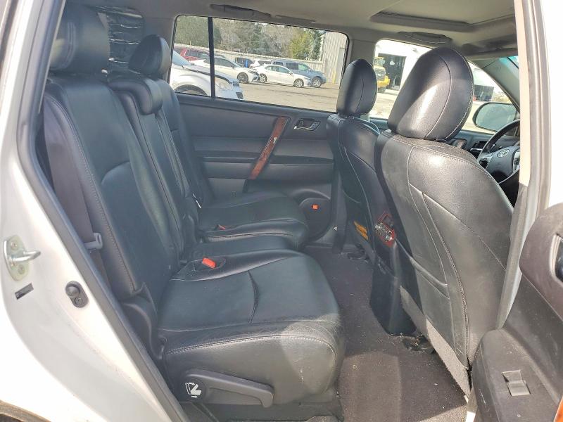 Photo 11 from auction – 2011 TOYOTA HIGHLANDER with VIN 5TDYK3EH8BS025533
