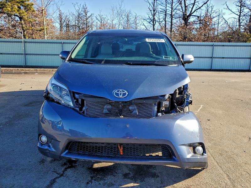 Photo 5 from auction – 2015 TOYOTA SIENNA XLE with VIN 5TDDK3DC2FS099069