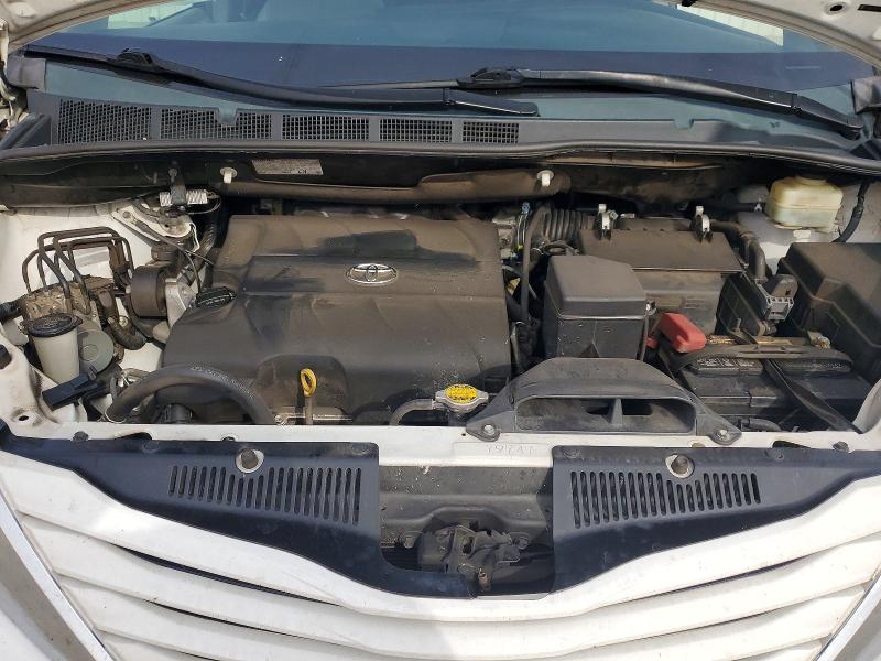 Photo 12 from auction – 2015 TOYOTA SIENNA LE with VIN 5TDKK3DC9FS553955