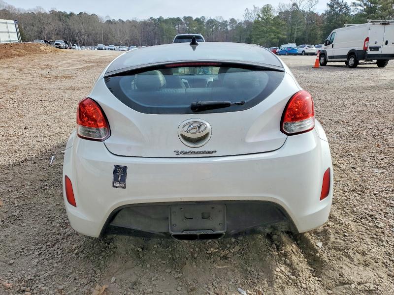 Photo 6 from auction – 2013 HYUNDAI VELOSTER with VIN KMHTC6AD7DU117089