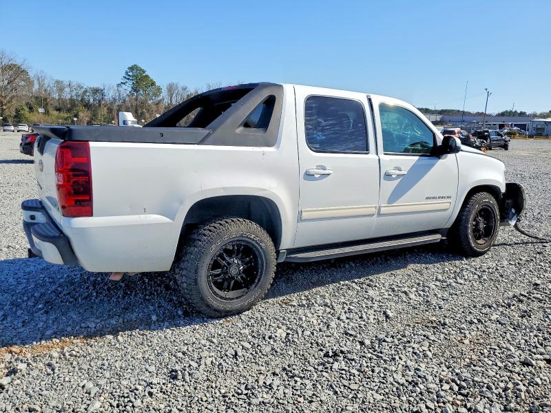 Photo 3 from auction – 2010 CHEVROLET AVALANCHE with VIN 3GNNCEE04AG111805