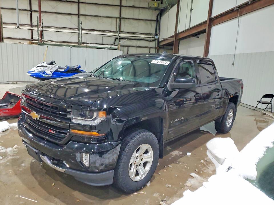 CHEVROLET SILVERADO 2017 with VIN 3GCUKREC8HG193427 - Photo from auction