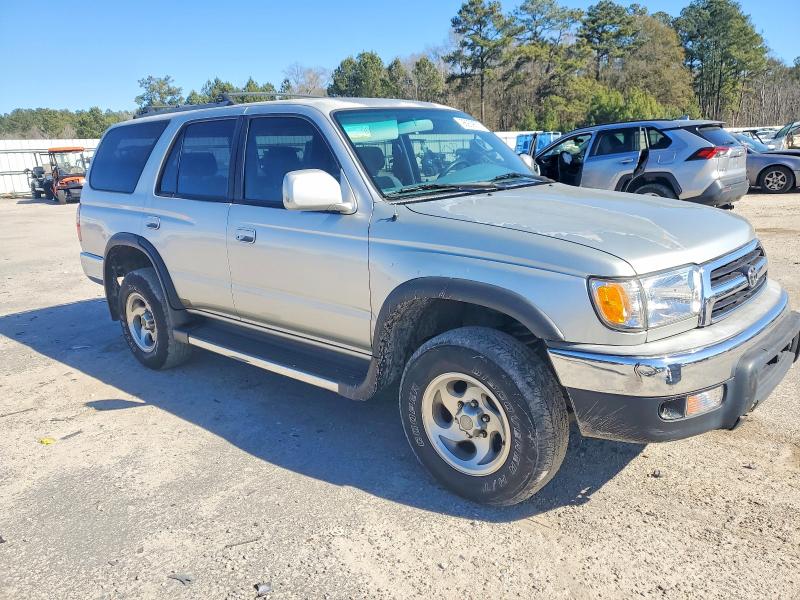 Photo 4 from auction – 2000 TOYOTA 4RUNNER SR with VIN JT3GN86R1Y0178326