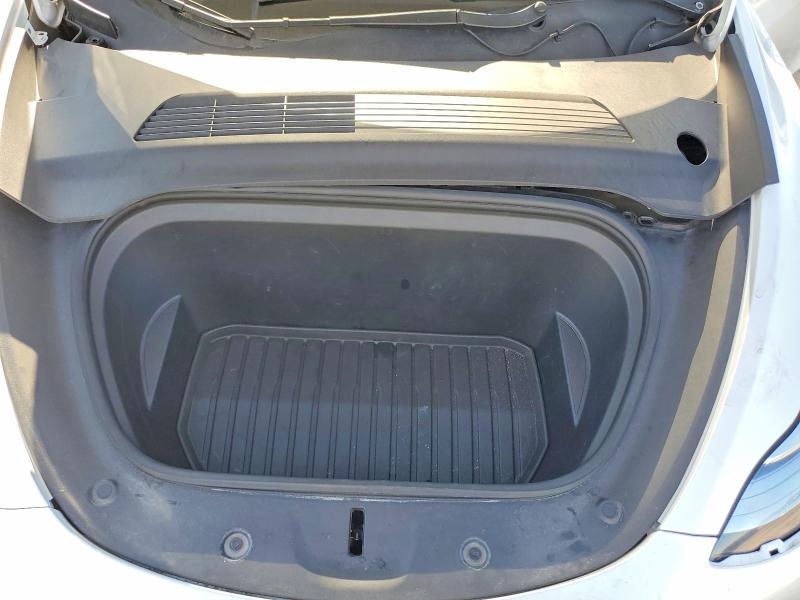 Photo 11 from auction – 2020 TESLA MODEL Y with VIN 5YJYGDEE0LF017798