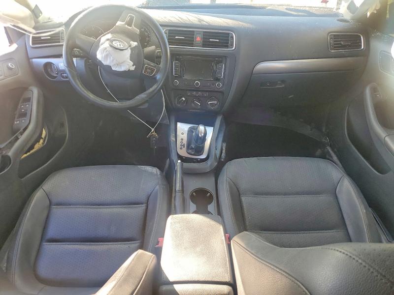 Photo 8 from auction – 2014 VOLKSWAGEN JETTA with VIN 3VWLL7AJ3EM380960