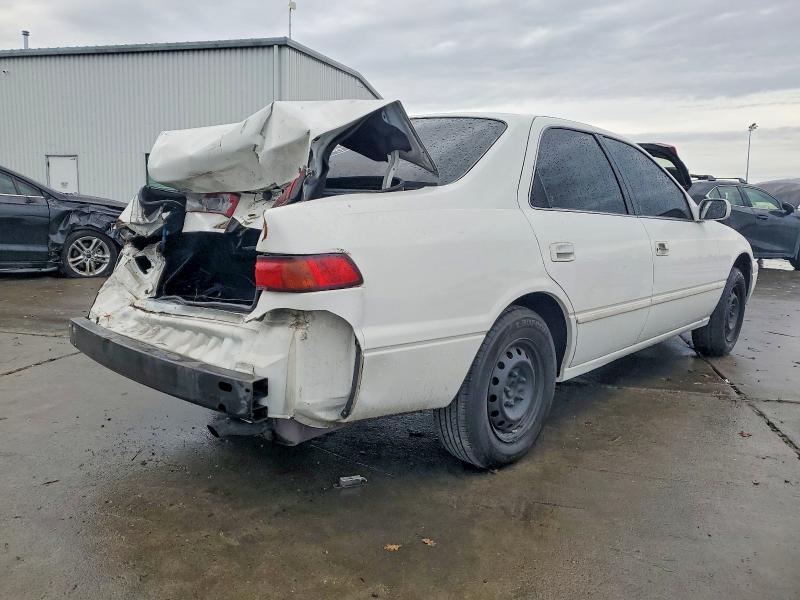Photo 3 from auction – 1997 TOYOTA CAMRY CE with VIN 4T1BG22K7VU145319
