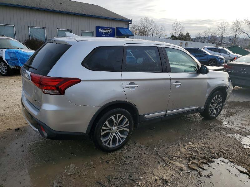Photo 3 from auction – 2018 MITSUBISHI OUTLANDER with VIN JA4AD2A34JZ054907