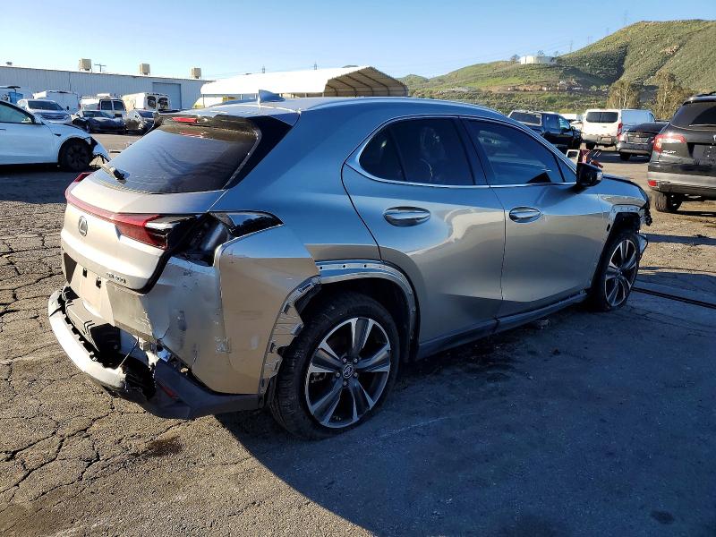 Photo 3 from auction – 2019 LEXUS UX with VIN JTHY3JBH2K2016774