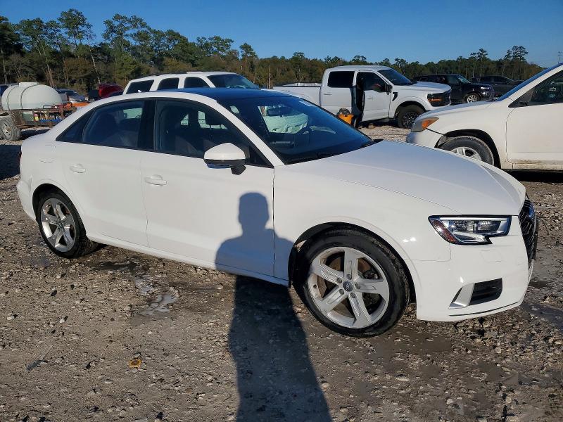Photo 4 from auction – 2018 AUDI A3 PREMIUM with VIN WAUAUGFF4J1068369