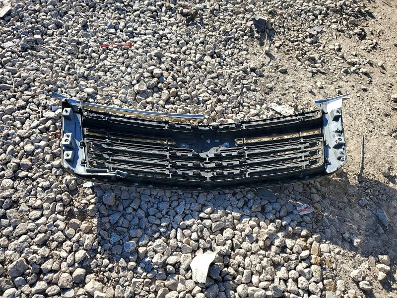 Photo 13 from auction – 2015 CHEVROLET SUBURBAN with VIN 1GNSCKKC0FR598878
