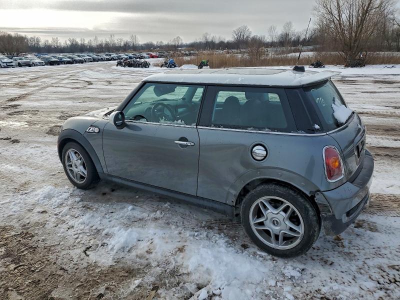 Photo 2 from auction – 2007 MINI COOPER S with VIN WMWMF73587TL90237