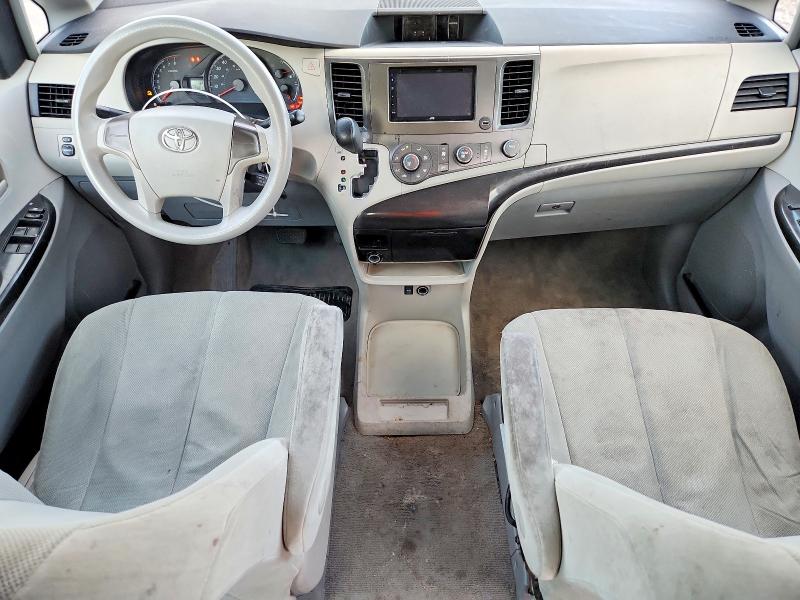 Photo 8 from auction – 2011 TOYOTA SIENNA with VIN 5TDZK3DC2BS038319