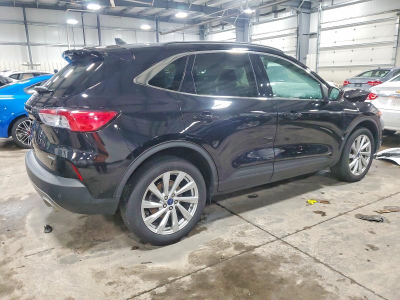 Photo 3 from auction – 2022 FORD ESCAPE TIT with VIN 1FMCU9J97NUB06055