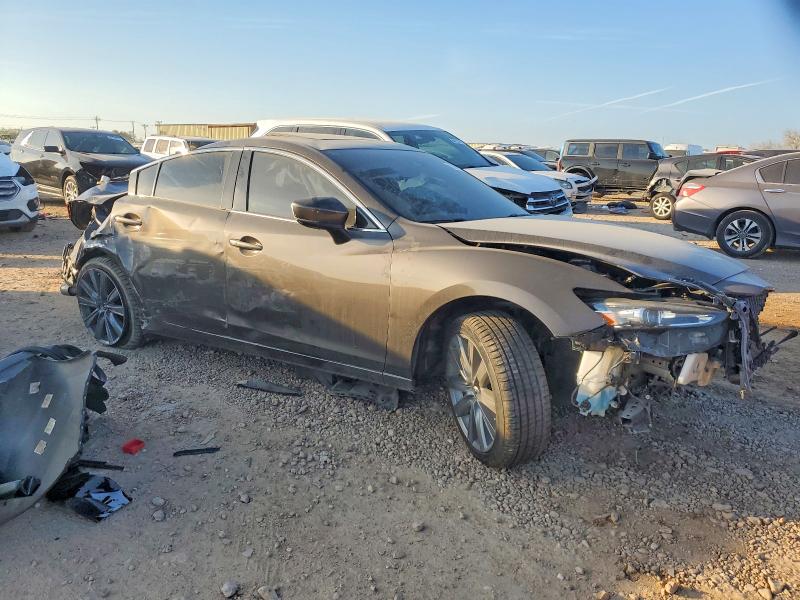 Photo 4 from auction – 2018 MAZDA 6 with VIN JM1GL1VM7J1313808