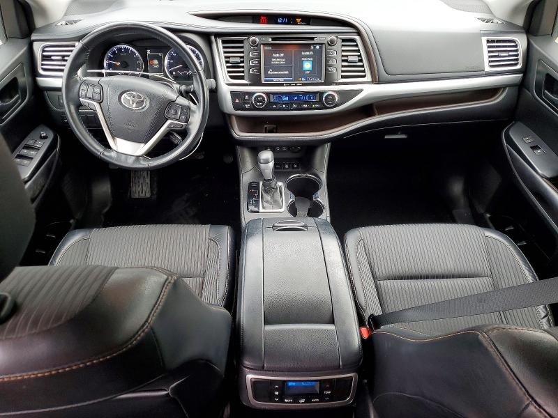 Photo 8 from auction – 2017 TOYOTA HIGHLANDER with VIN 5TDBZRFH3HS473884