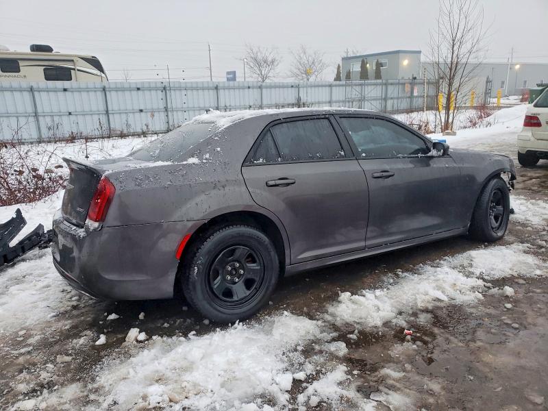 Photo 3 from auction – 2018 CHRYSLER 300 S with VIN 2C3CCABG6JH304178