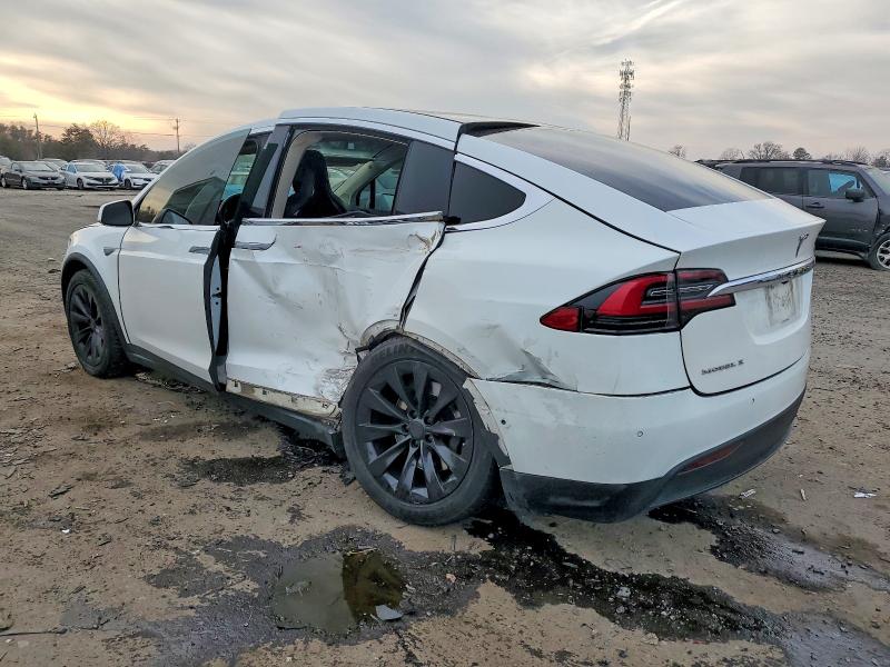 Photo 2 from auction – 2016 TESLA MODEL X with VIN 5YJXCAE20GF003031