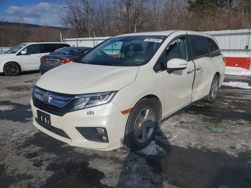 HONDA ODYSSEY 2018 with VIN 5FNRL6H72JB029201 - Photo from auction