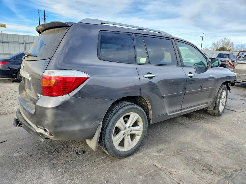 Photo 3 from auction – 2015 TOYOTA HIGHLANDER with VIN 5TDDKRFH2FS121051